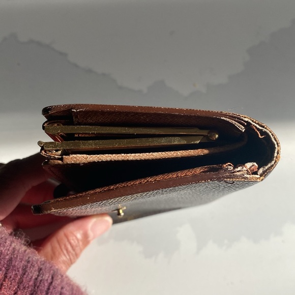 Louis Vuitton Kisslock wallet - Picture 9 of 13